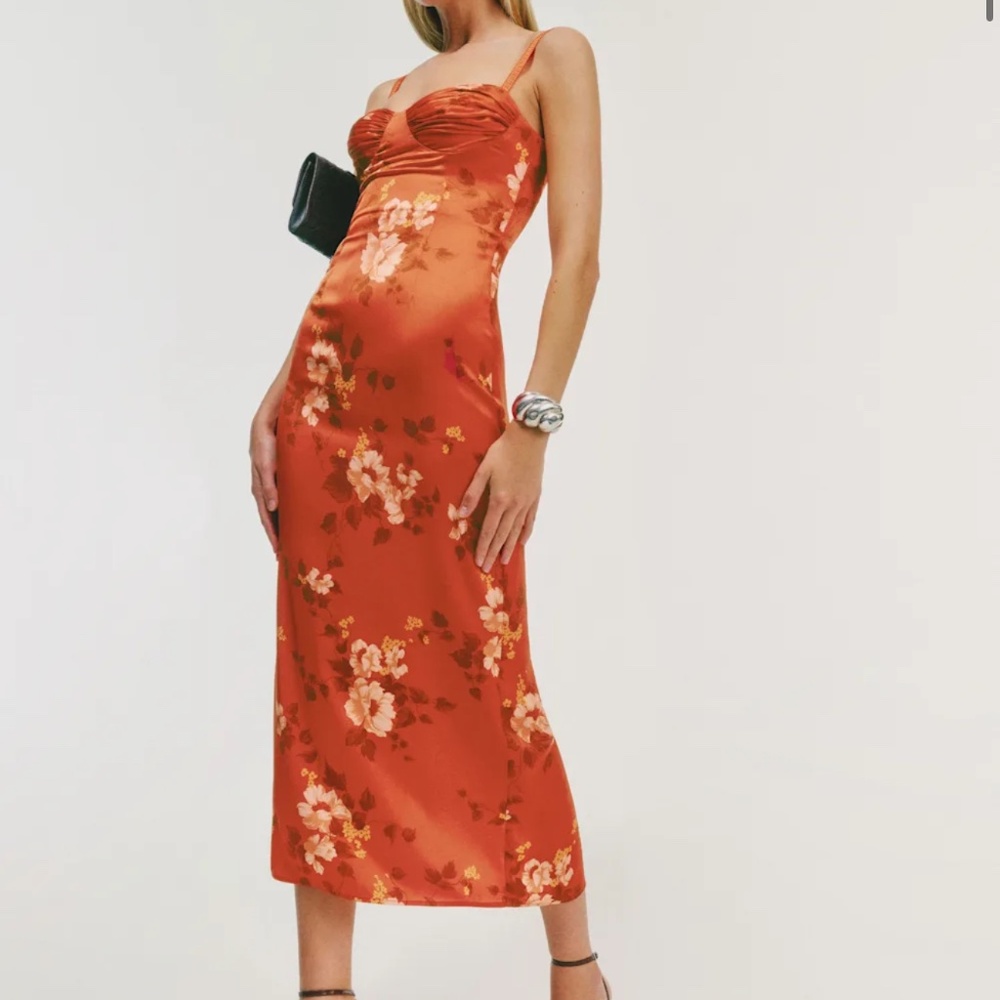 Reformation stormi satin midi - size 4